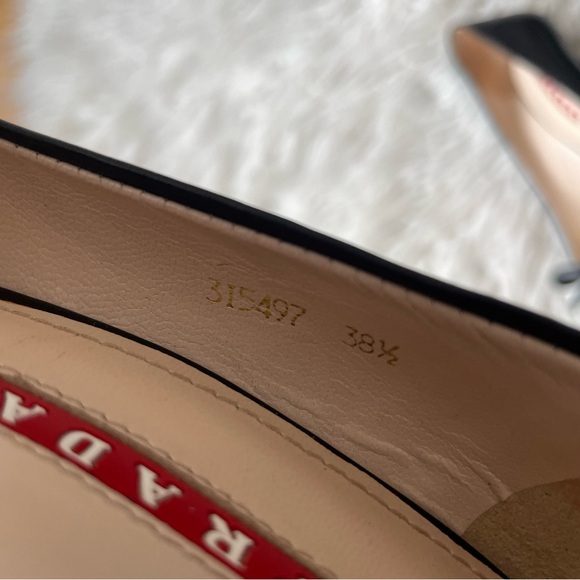 Prada Black Leather Bow Logo Pointed Toe High Heel Pumps EUC Size 38 - Picture 11 of 12